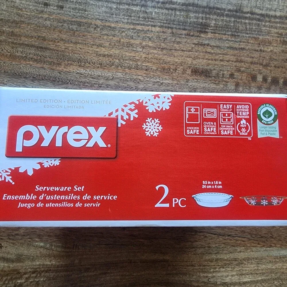 Pyrex Limited Edition Pie Dish Clear Glass Snowflake Basket Serveware USA New